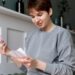 Чем отмыть клейкую основу от бинта на теле после раны